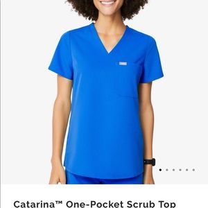 Figs Catarina scrub top size small. Royal blue.